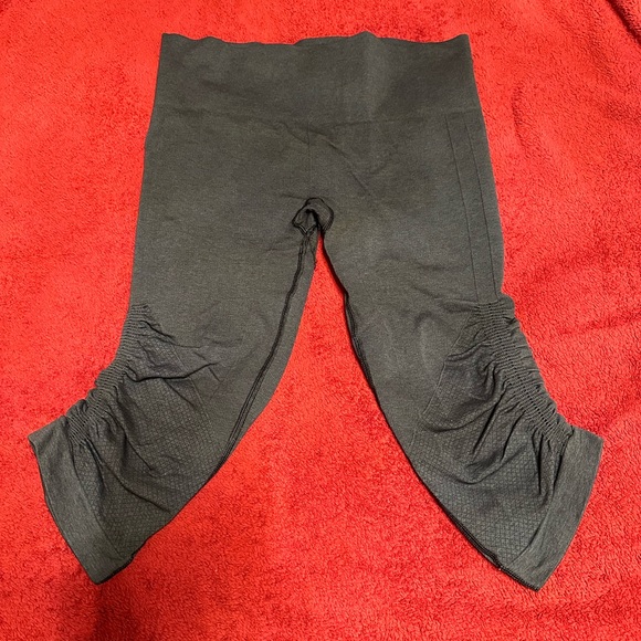 Lululemon Capris - Picture 1 of 2